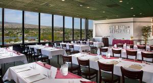 Restaurace v ubytování Coast Wenatchee Center Hotel