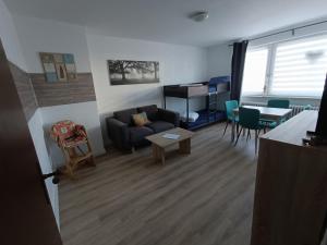 Posezení v ubytování Ferienwohnung Nordsee mit E-Bike Verleih