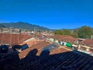 an aerial view of a city with roofs at Casa Victoria in San Cristóbal de Las Casas