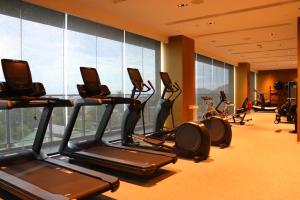 Fitness centrum a/nebo fitness zařízení v ubytování Palm Springs Hotel Dili