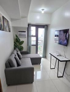 TV/trung tâm giải trí tại 1BR T2 with Balcony Panoramic View at Horizons 101