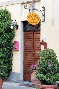 Gallery image of Camere Zimmer Rooms San Francesco in Buti