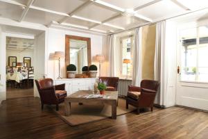 Зона вітальні в Hotel Hirschen am See
