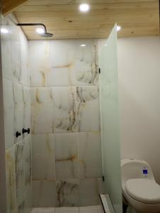 Chalet el Pinar的一间浴室