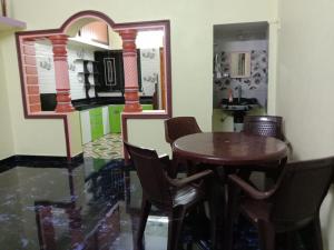 Vian Homestay的厨房或小厨房