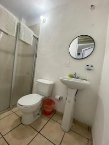 Un baño de Hotel Perla Mazatlan