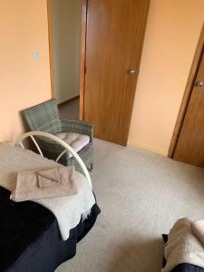 Fotografija v galeriji nastanitve Foxton Beach Bach 5 Star Location 2 Min Walk To Beach New Furnishings BBQ v mestu Foxton Beach