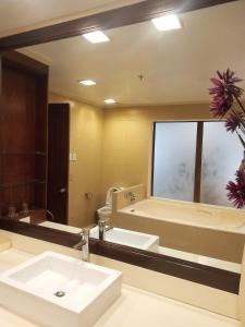 Ένα μπάνιο στο Coron Gateway Hotel & Suites