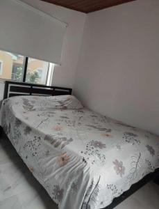 En eller flere senge i et værelse på Habitación Caracol