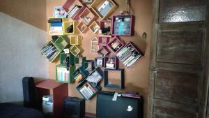 Thư viện trong chỗ nghỉ nhà dân