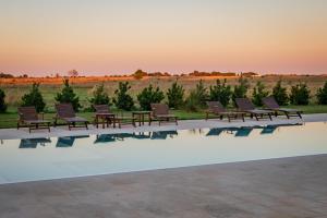 Bazén v ubytování Agriturismo Masseria Quaremme nebo v jeho okolí