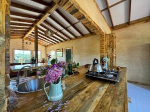 Φωτογραφία από το άλμπουμ του ElSueño Mountain Retreat with hot tub and indoor fire place σε Sedgefield