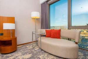 Posezení v ubytování Crowne Plaza Kayseri by IHG