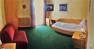 Letto o letti in una camera di Kraftplatz am Dachstein - Herold - für Ruhesuchende und sportlich Aktive