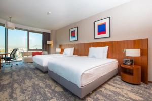 Postel nebo postele na pokoji v ubytování Crowne Plaza Kayseri by IHG