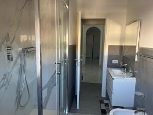 Ένα μπάνιο στο Holiday house ice honey +17 φωτογραφίες