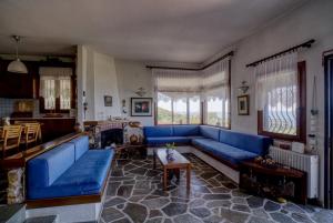 Zona de estar de Beachfront villa with huge garden, 3br, Halkidiki