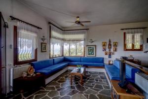 Zona de estar de Beachfront villa with huge garden, 3br, Halkidiki