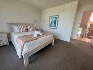 Postel nebo postele na pokoji v ubytování Chateau Royale Beach Resort Maroochydore Sunshine Coast