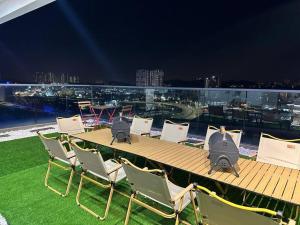 Φωτογραφία από το άλμπουμ του Luxury Big Balcony 180 CityView σε Kajang