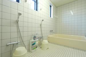 Koupelna v ubytování 民宿たかはま Takahama Guest house + 37 fotografií