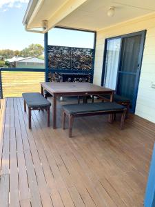 Gallery image of Sandcastle - A Esplanade Place, Stunning Views in Kingscote