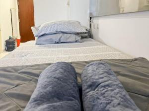 Ein Bett oder Betten in einem Zimmer der Unterkunft Cozy Studio Skyhouse Apt near ICE BSD with pool & Gym by 2ndHome