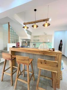 Kuchyň nebo kuchyňský kout v ubytování Xomhe villa làng cổ đường lâm