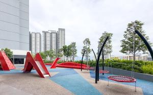 Ο χώρος παιχνιδιού για παιδιά στο Vista Sentul Residences by Airhost