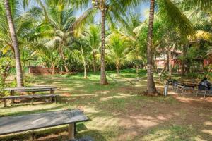 Κήπος έξω από το Saminder Beach House