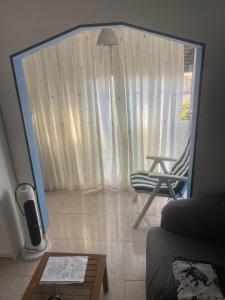 Posedenie v ubytovaní 3 BDRM APART NEAR THE SEA! GREAT FOR KIDS!