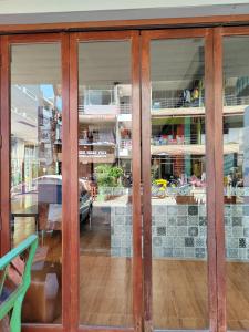 Η κουζίνα ή μικρή κουζίνα στο Madam Inn Patong