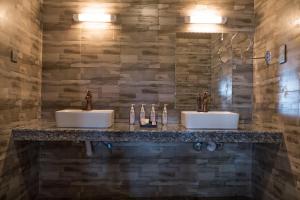 Φωτογραφία από το άλμπουμ του Nokras Enkare Luxury Tented Camp, Sagana σε Njega