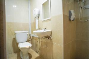 Koupelna v ubytování B Link Hotel