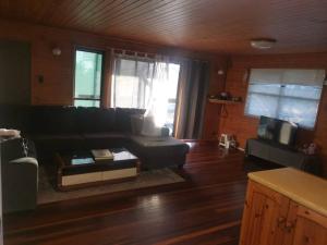 Χώρος καθιστικού στο Stunning Holiday Home in Dunwich Stradbroke Island