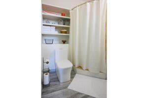 A bathroom at Bel Rev Studio