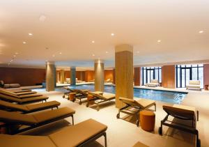 A piscina localizada em Montebelo Viseu Congress Hotel & Spa ou nos arredores