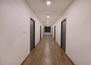 CharbaghSuper Townhouse Function Inn Near Chaudhary Charan Singh International Airport的相册照片