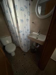 Ένα μπάνιο στο BlackBeach village