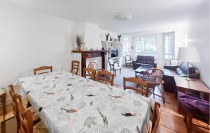 Χώρος καθιστικού στο Nice Home In Montrichard