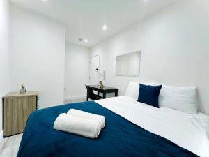 Postel nebo postele na pokoji v ubytování Central London Flats, perfect location to visit London! + 20 fotografií