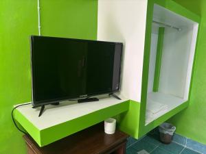 TV a/nebo společenská místnost v ubytování Alanta aonang resort + 37 fotografií