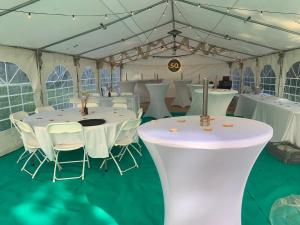Restaurace v ubytování Au vieux Château + 37 fotografií