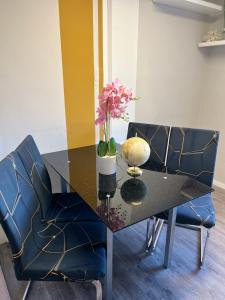 Posedenie v ubytovaní Gemütliche Wohnung/ cozy apartment Niklasdorf