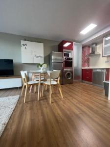 Kuchyňa alebo kuchynka v ubytovaní Apartamentos Castrón Douro