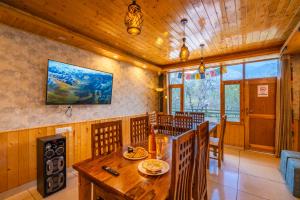 Φωτογραφία από το άλμπουμ του The 14 Gables, A Boutique Stay - Pet Friendly Hotel - Mountain View σε Manāli