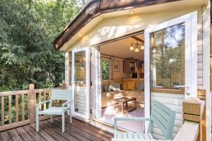 En balkon eller terrasse på Chestnuts - Norfolk Cottage Agency