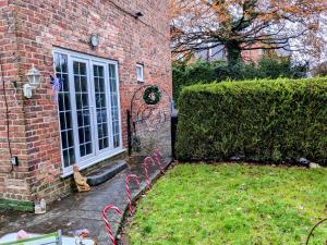 En have udenfor Butterfly Cottage