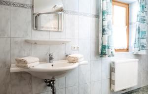 Koupelna v ubytování Schoene Ferienwohnung-Grossarl + 5 fotografií