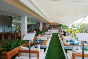 Un lugar para sentarse en Code Samui Hotel